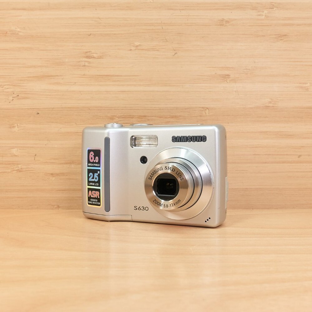 Samsung S630 Digital Camera / 6MP / 3× Zoom / Silver / Tested